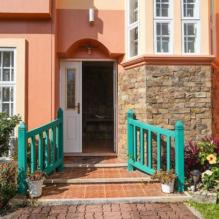 Charming Tagaytay Vacation Home Tagaytay City ภายนอก รูปภาพ