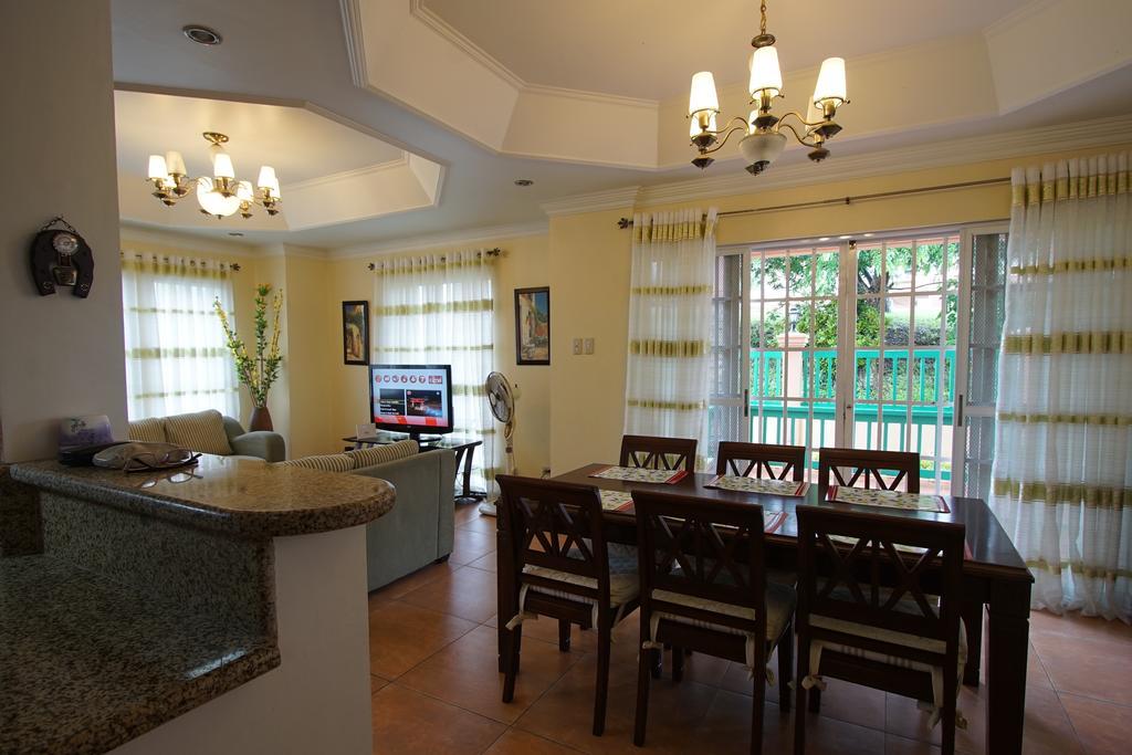 Charming Tagaytay Vacation Home Tagaytay City ภายนอก รูปภาพ