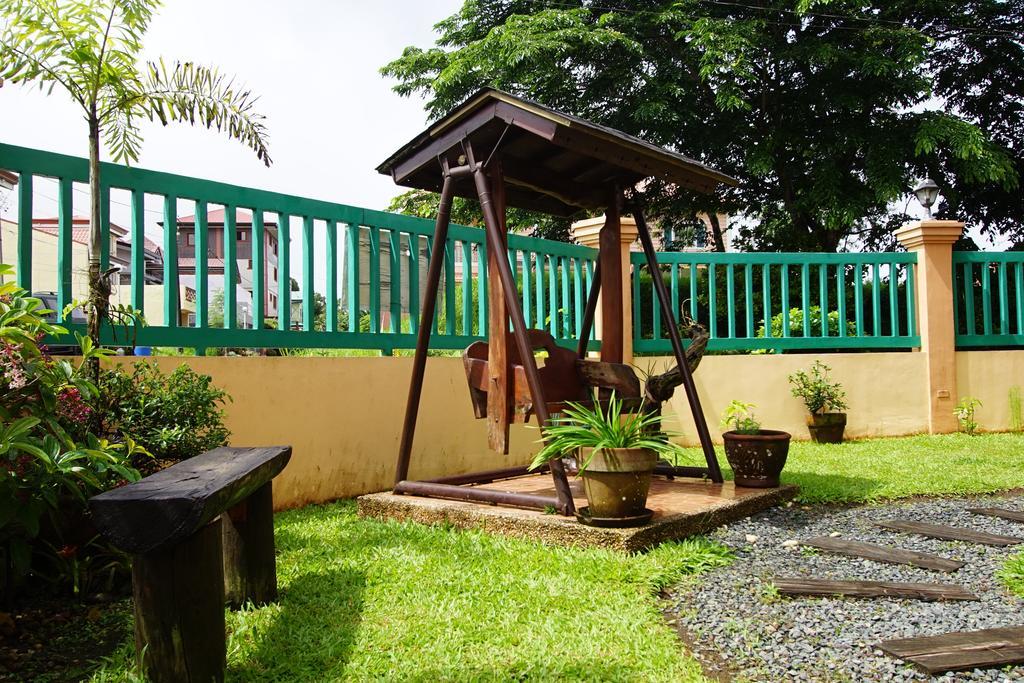 Charming Tagaytay Vacation Home Tagaytay City ภายนอก รูปภาพ