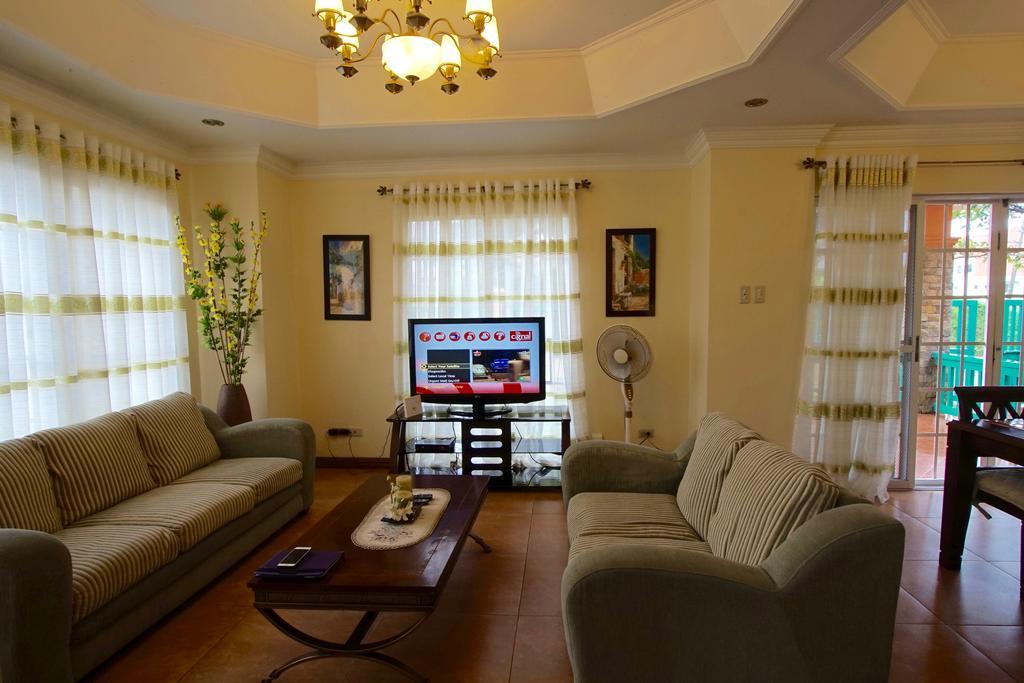 Charming Tagaytay Vacation Home Tagaytay City ภายนอก รูปภาพ